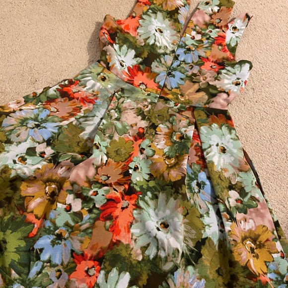 Von Maur colorful formal dress - Picture 5 of 6